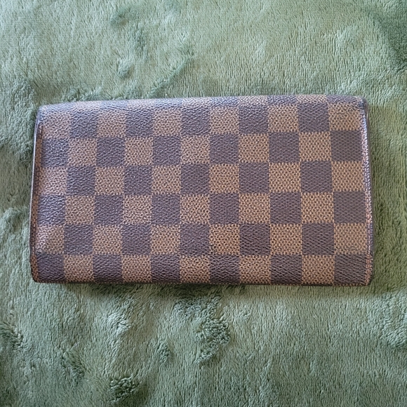 Louis vuitton damier wallet - Picture 3 of 3